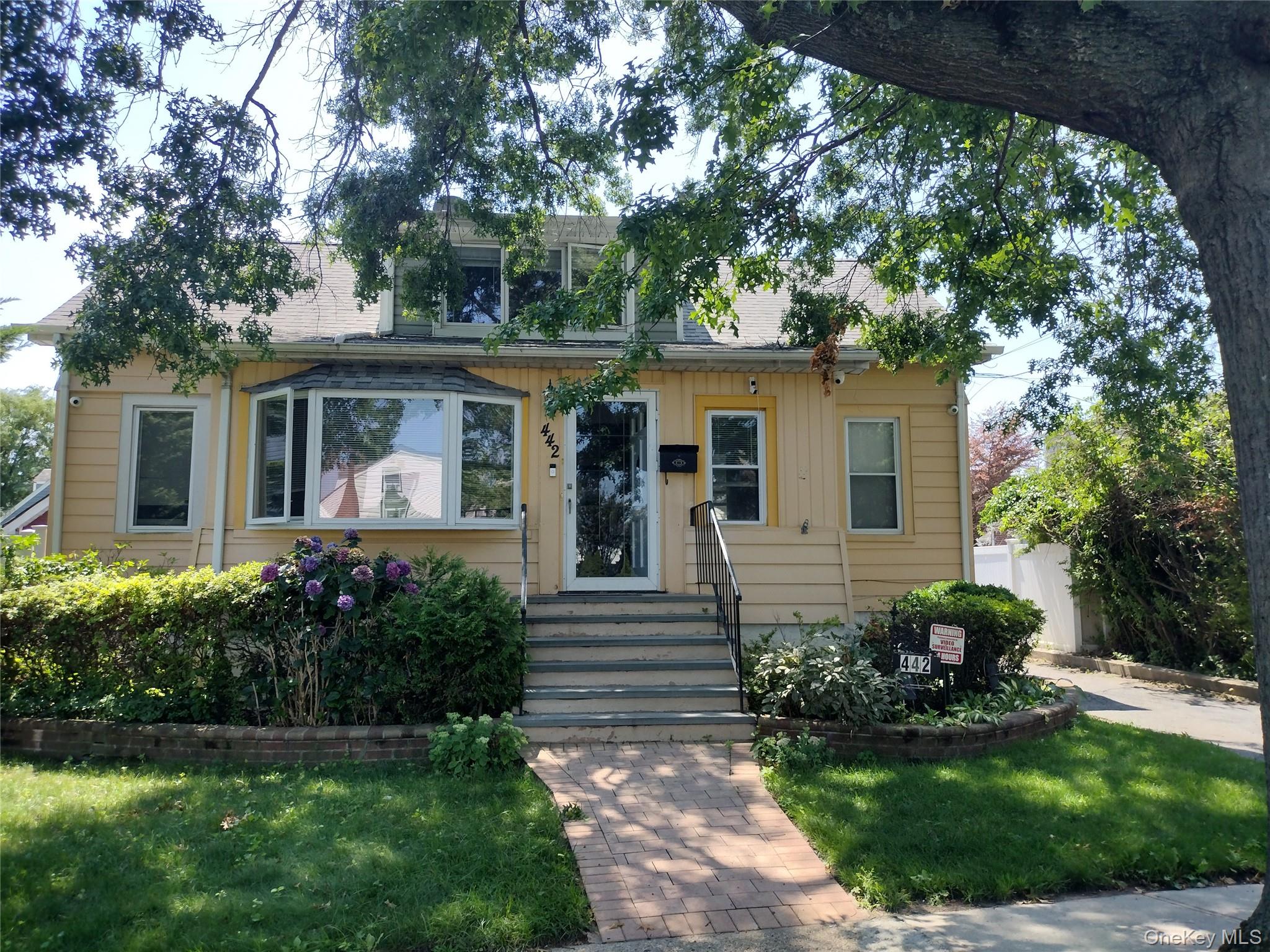 5 bed, 2 bath estate sale at 442 Cedar Street, Uniondale, NY — Nassau County Long Island listing photo