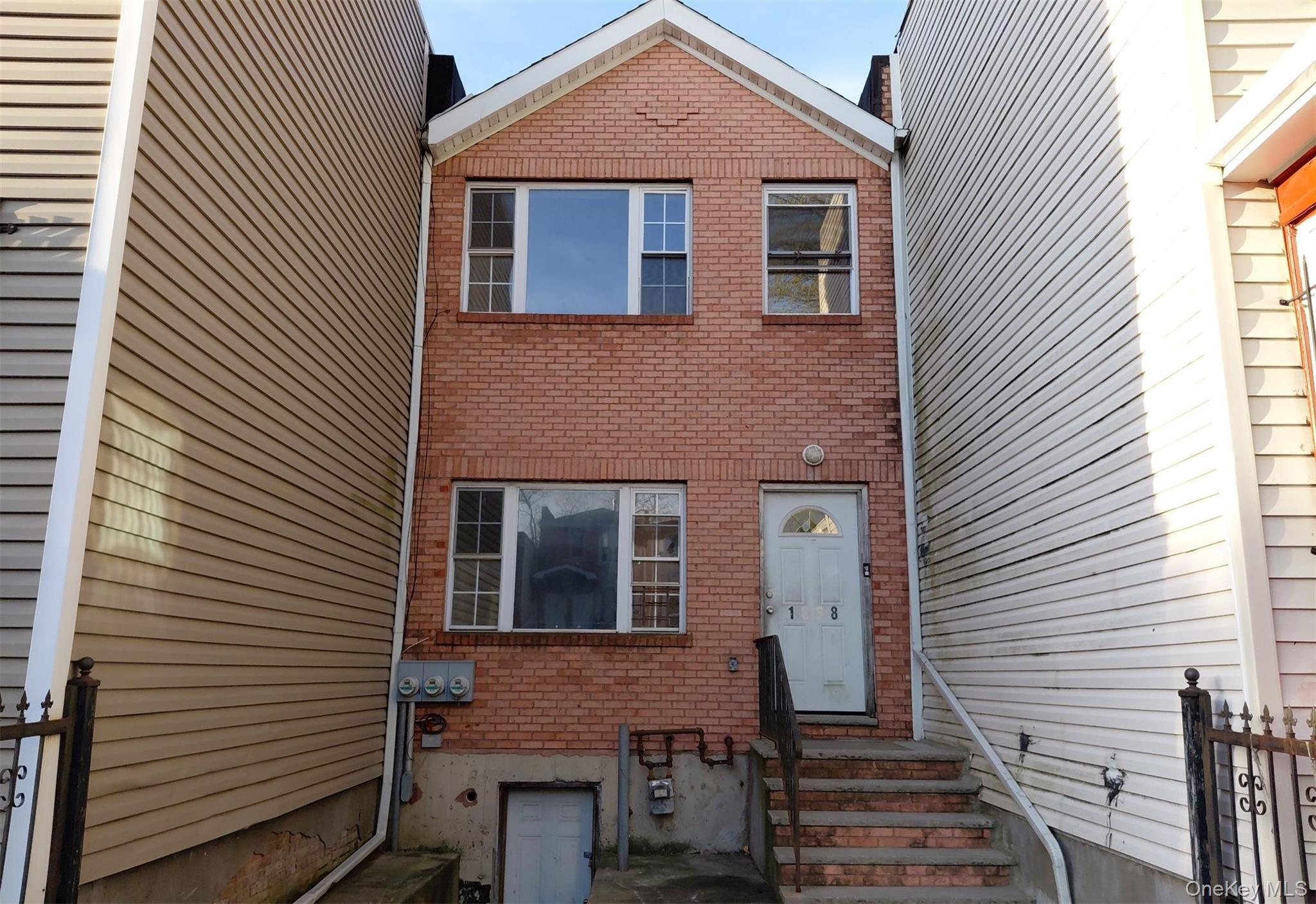 5 bed, 2 bath estate sale at 1338 Park Place, Brooklyn, NY — Kings (Brooklyn) County Long Island listing photo