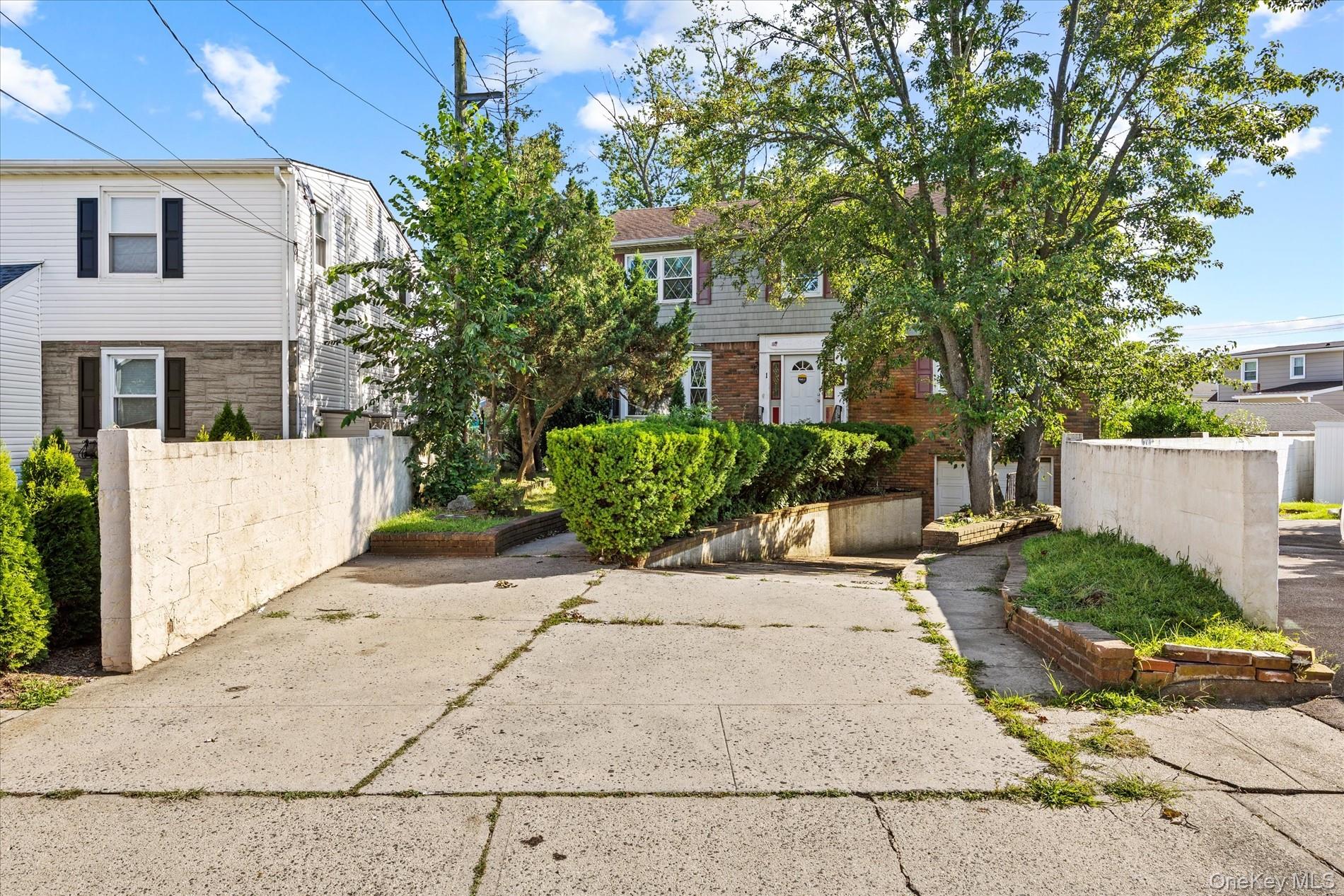 5 bed, 3 bath estate sale at 251 Perkins Avenue, Oceanside, NY — Nassau County Long Island listing photo