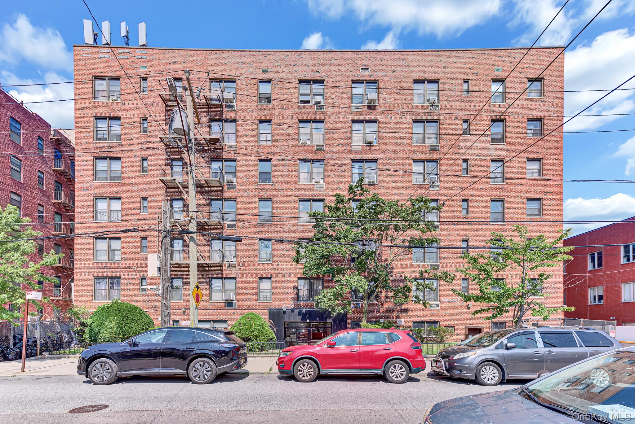1 bed, 1 bath estate sale at 1040 Neilson Street, Far Rockaway, NY — Queens County Long Island listing photo