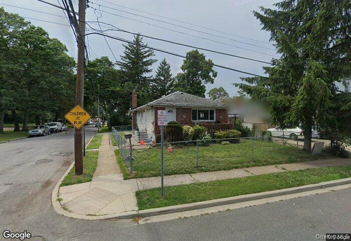 3 bed, 2 bath pre-foreclosure at 120 Newbold Avenue, Valley Stream, NY — Nassau County Long Island listing photo