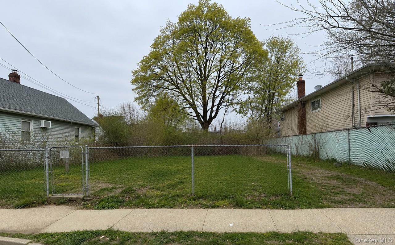 0 bath short sale at 45 Sycamore Avenue, Hempstead, NY — Nassau County Long Island listing photo