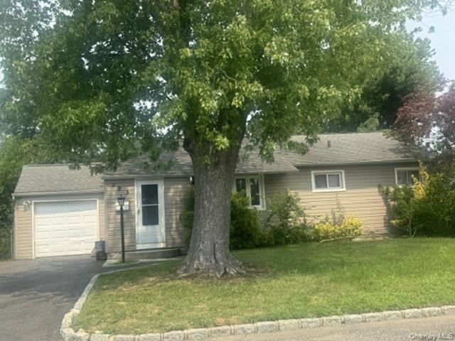 4 bed, 2 bath auction property at 325 Glynn Street, North Babylon, NY — Suffolk County Long Island listing photo