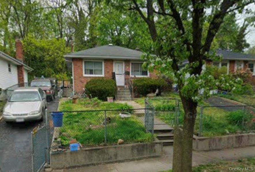 3 bed, 1 bath bank-owned foreclosure at 117 Harbor Road, Port Washington, NY — Nassau County Long Island listing photo