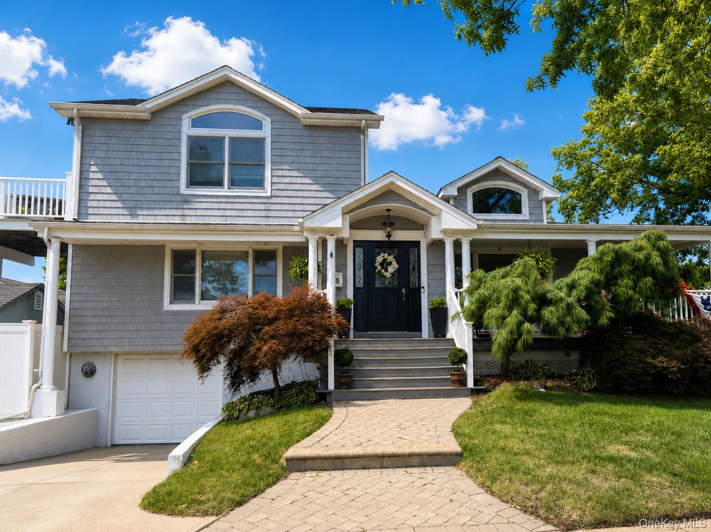 3 bed, 3 bath pre-foreclosure at 3970 Darby Lane, Seaford, NY — Nassau County Long Island listing photo