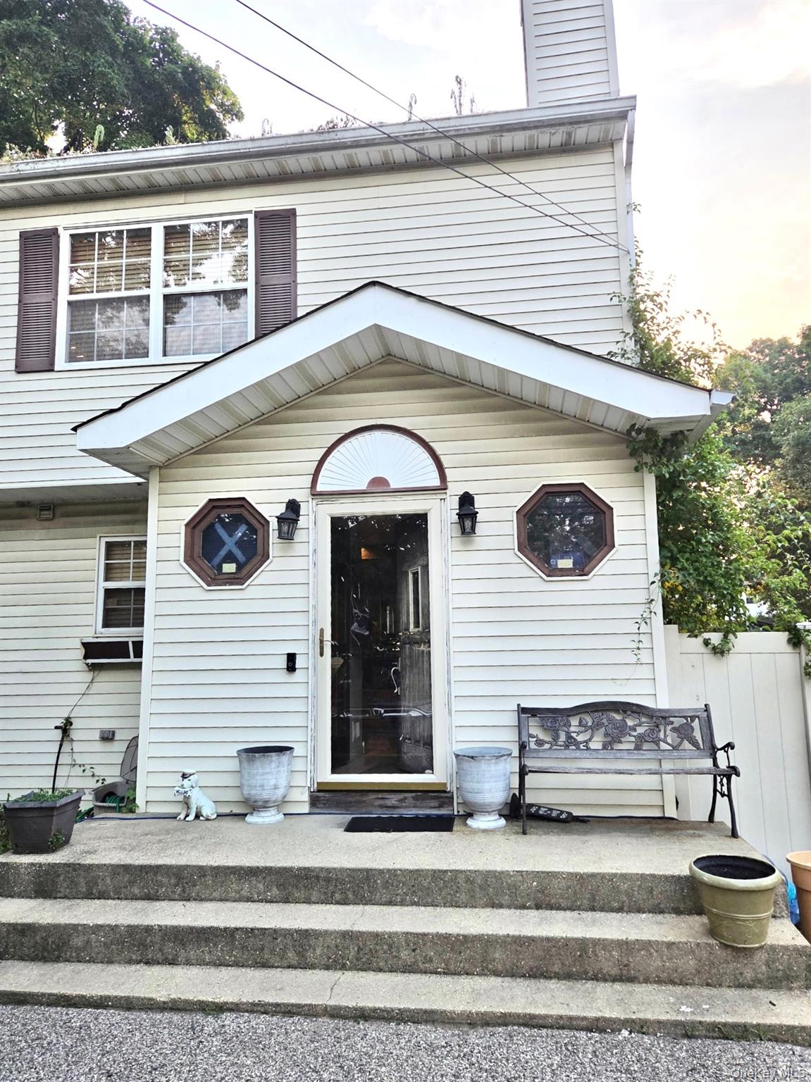 2 bed, 2 bath short sale at 263 3rd Avenue, Bay Shore, NY — Suffolk County Long Island listing photo