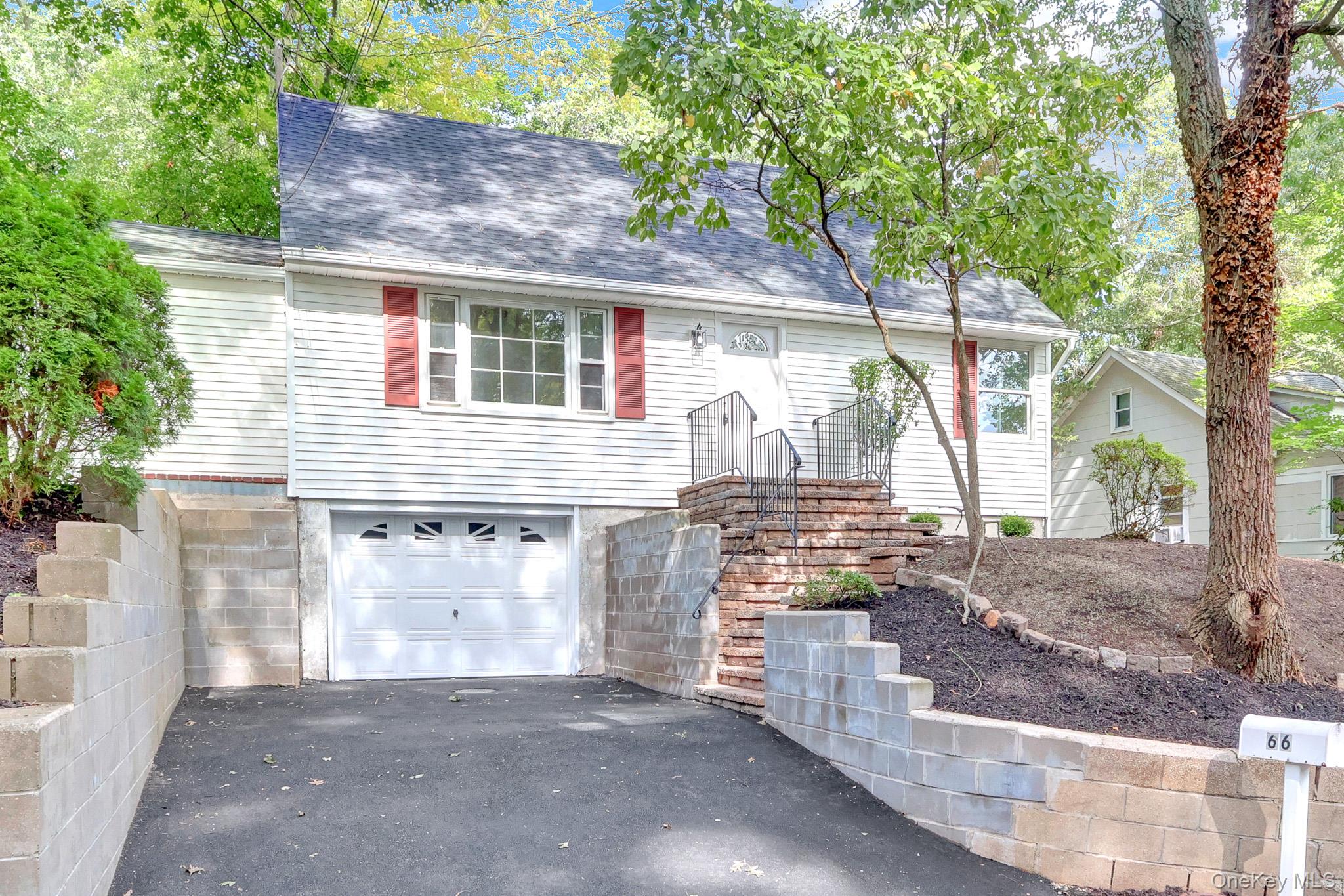 3 bed, 2 bath estate sale at 66 Washington Street, East Setauket, NY — Suffolk County Long Island listing photo