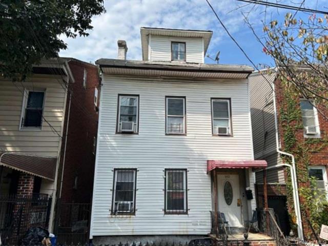4 bed, 2 bath auction property at 182 Ashford Street, Brooklyn, NY — Kings (Brooklyn) County Long Island listing photo