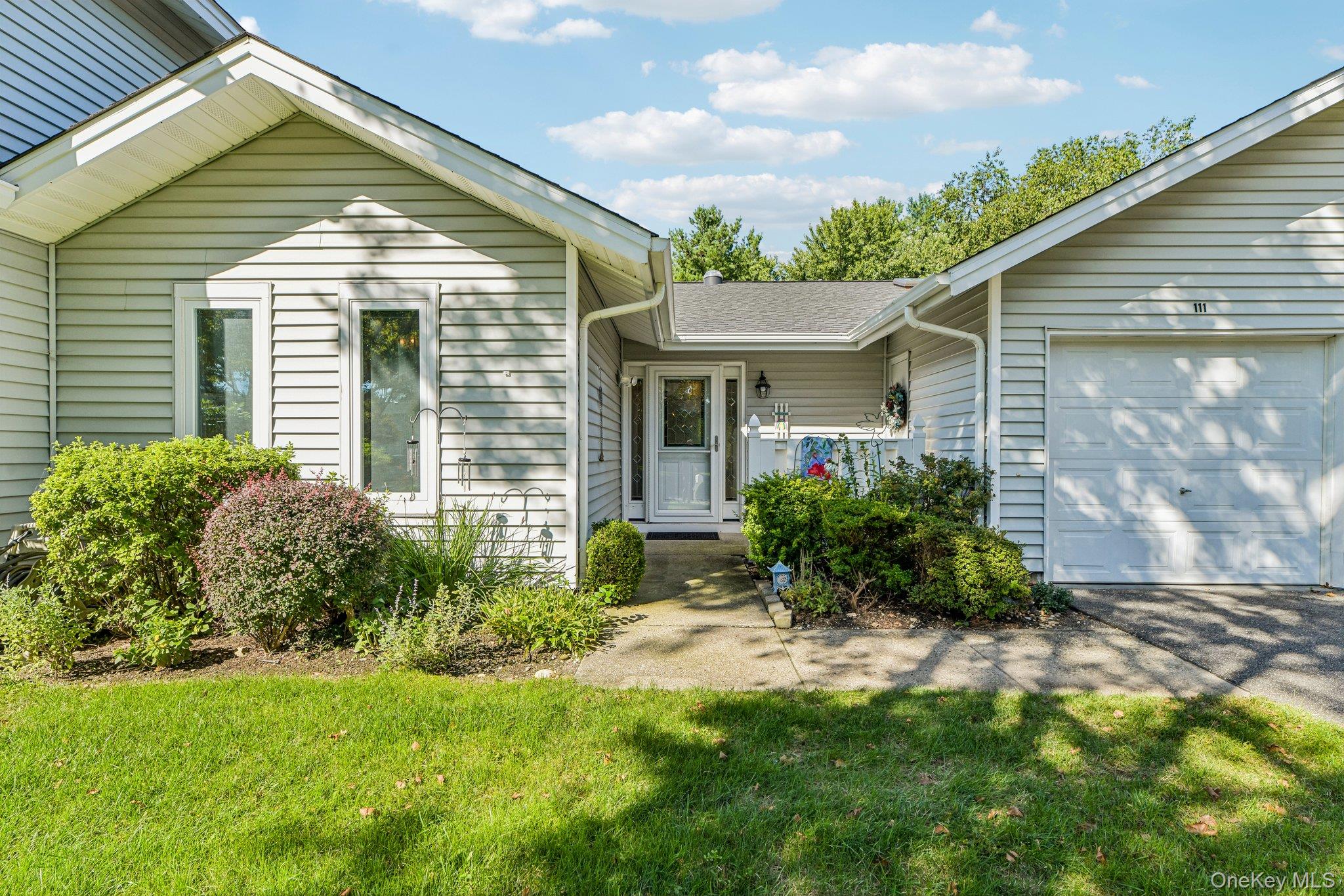 2 bed, 2 bath home for sale at 111 Fairfield Drive, Saint James, NY — Suffolk County Long Island listing photo