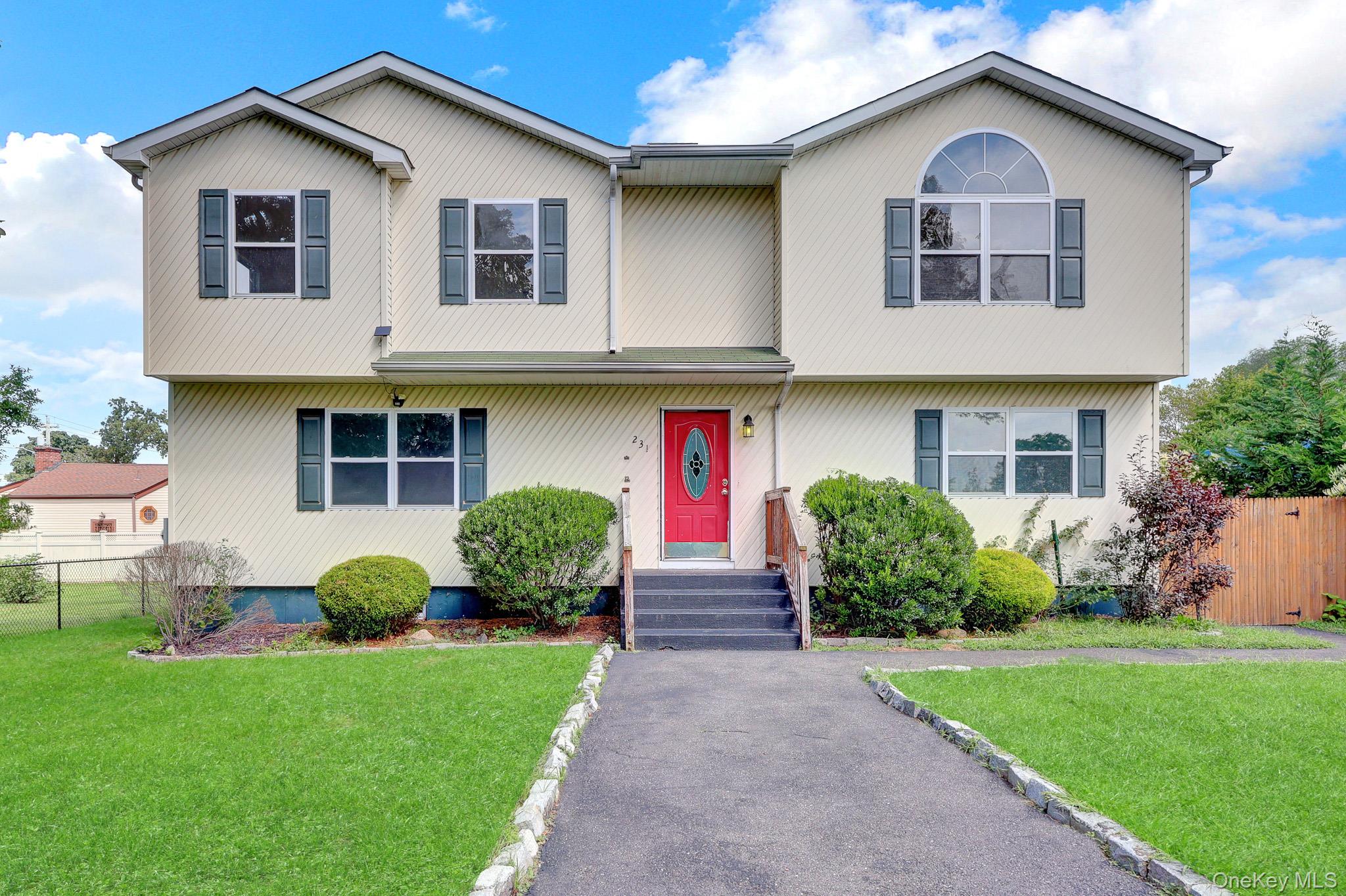 5 bed, 2 bath estate sale at 231 Columbus Boulevard, Amityville, NY — Suffolk County Long Island listing photo