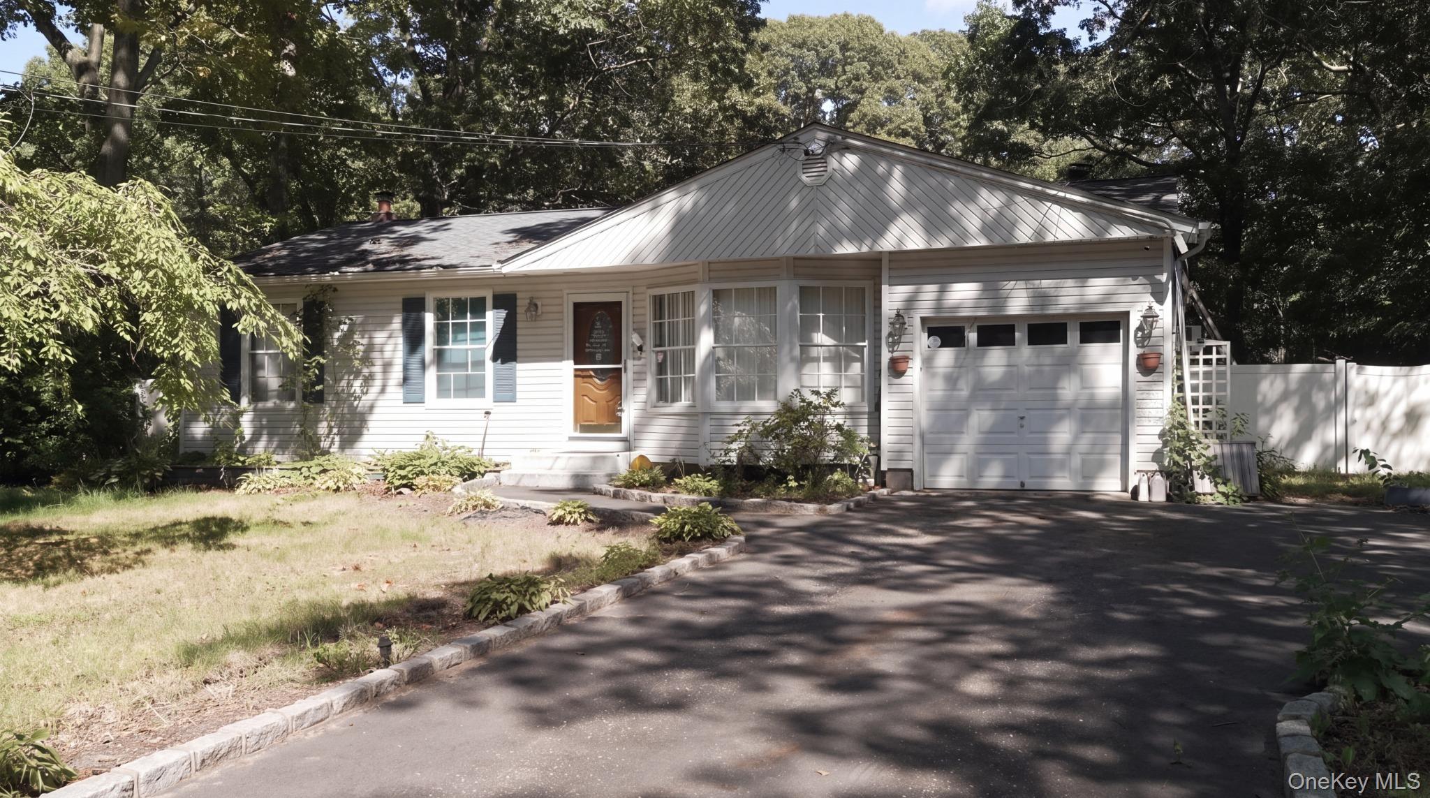 3 bed, 1 bath short sale at 254 Auborn Avenue, Shirley, NY — Suffolk County Long Island listing photo