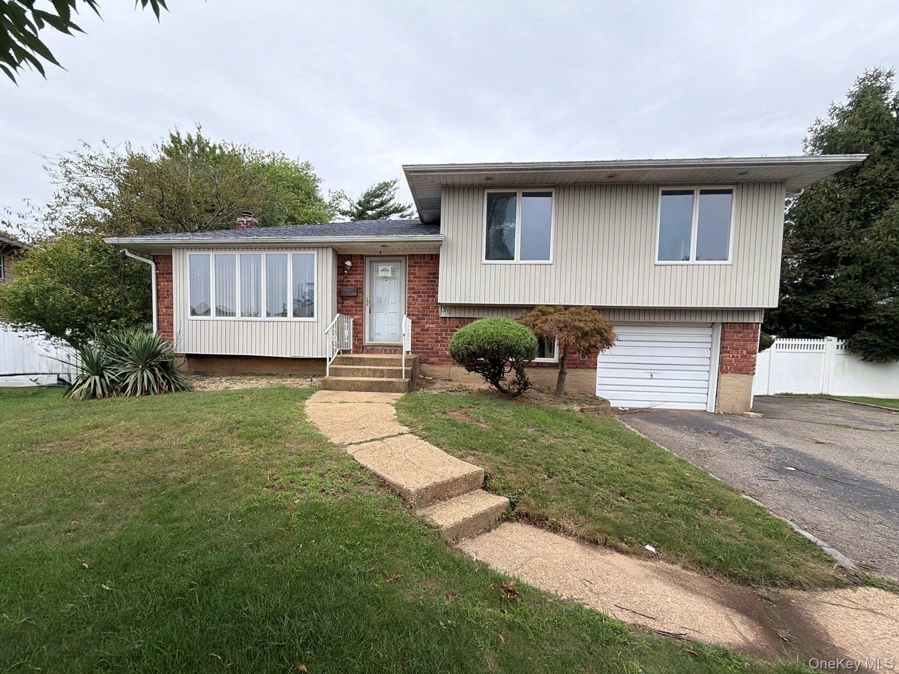 3 bed, 2 bath estate sale at 35 Eagle Lane, Farmingdale, NY — Nassau County Long Island listing photo
