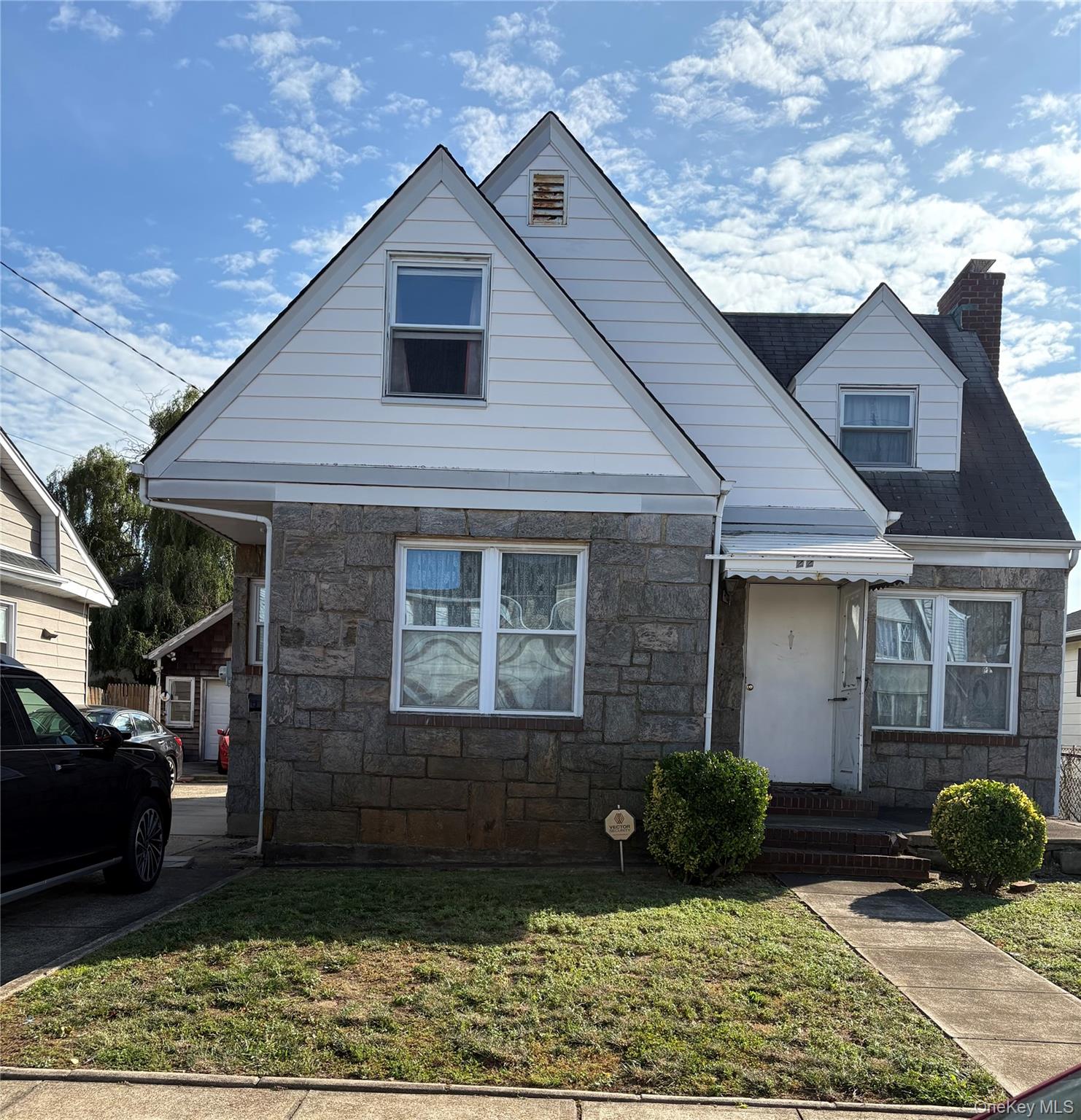 4 bed, 3 bath estate sale at 22 Maple Street, Valley Stream, NY — Nassau County Long Island listing photo