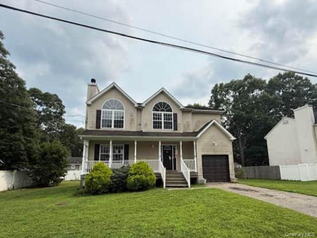 4 bed, 3 bath auction property at 90 Main Street, Mastic, NY — Suffolk County Long Island listing photo