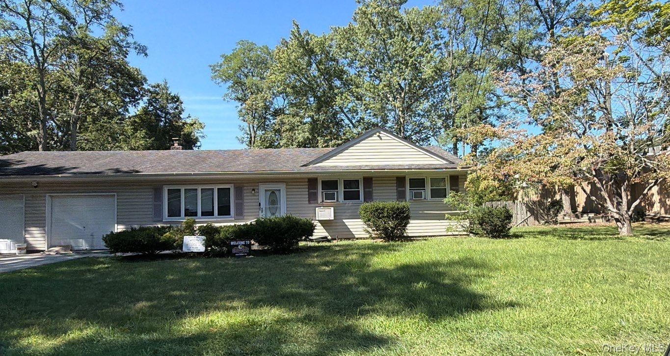 3 bed, 2 bath auction property at 226 Holbrook Road, Holbrook, NY — Suffolk County Long Island listing photo