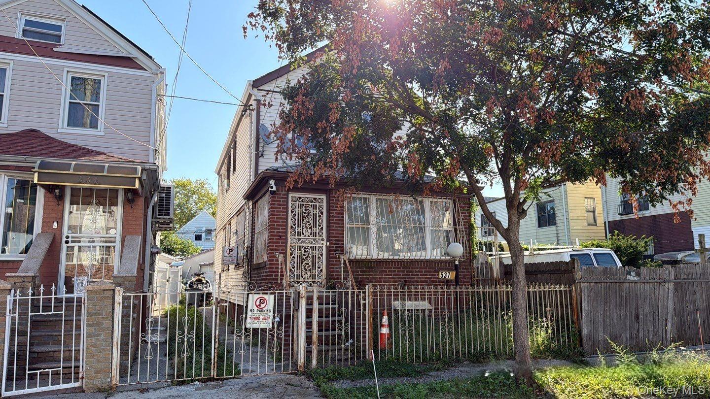 3 bed, 2 bath auction property at 537 39th Street, Brooklyn, NY — Kings (Brooklyn) County Long Island listing photo