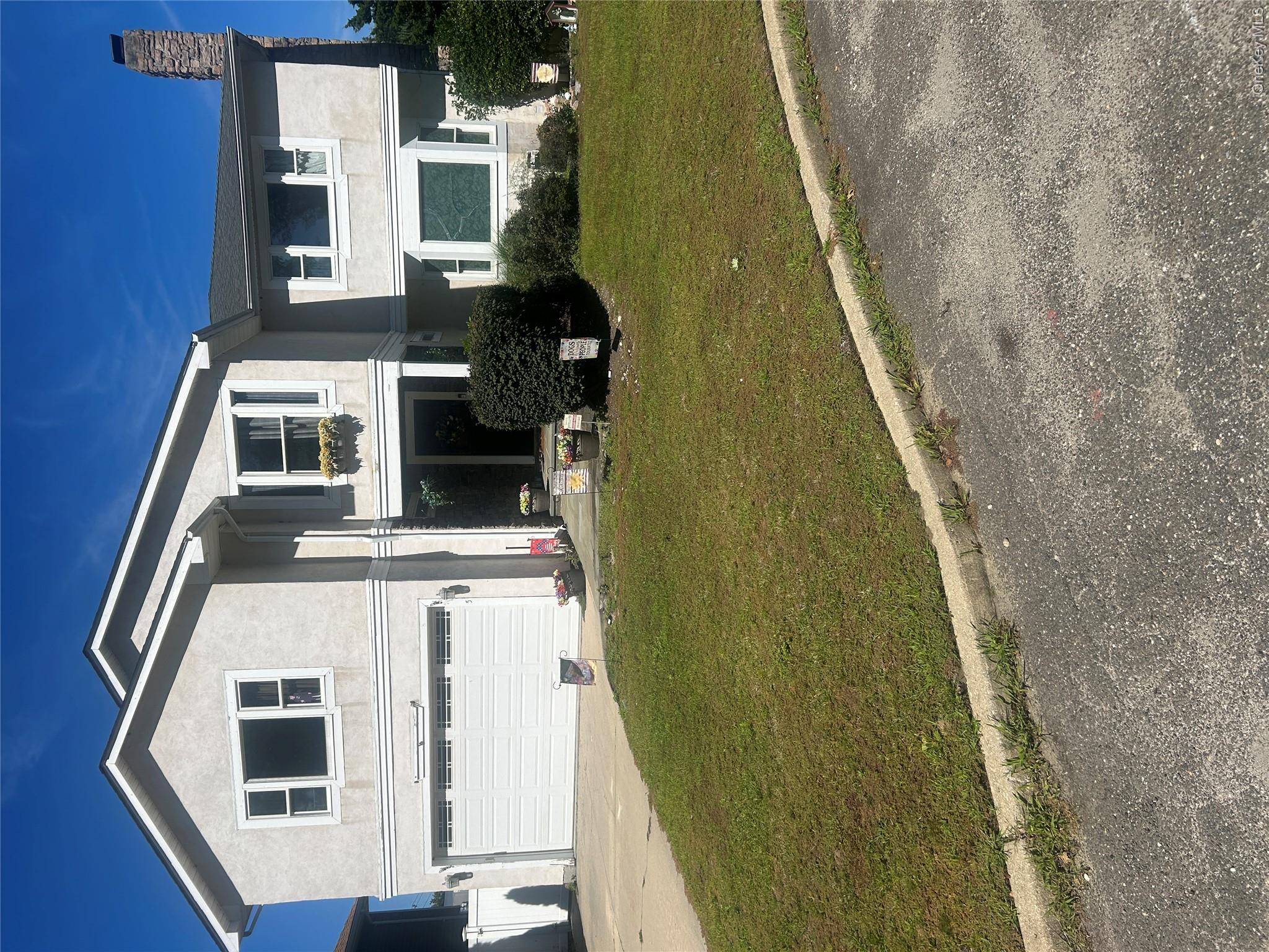 5 bed, 5 bath estate sale at 5 Vivona Court, Bayville, NY — Nassau County Long Island listing photo