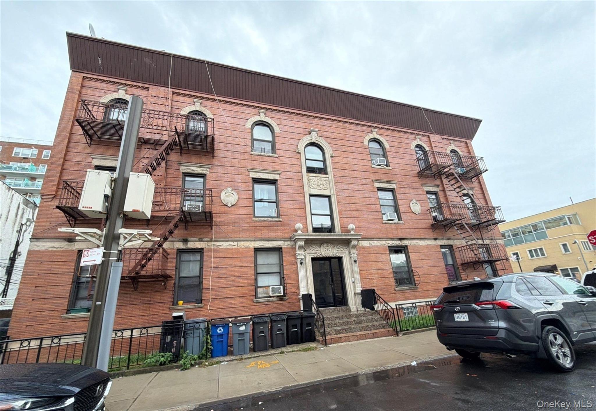 2 bed, 1 bath auction property at 215 Bay 23rd Street, Brooklyn, NY — Kings (Brooklyn) County Long Island listing photo