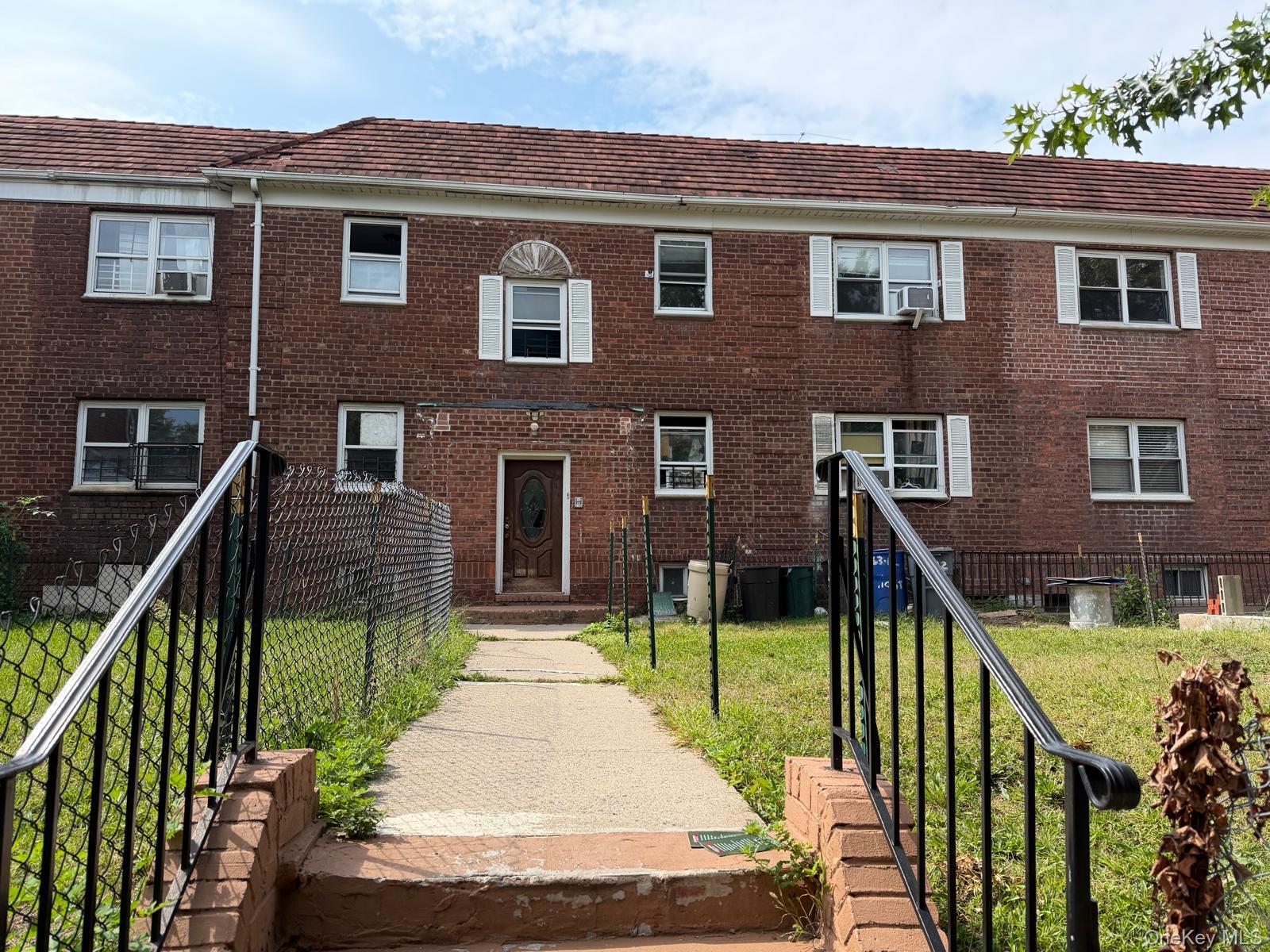 4 bed, 4 bath short sale at 6312 110th Street, Forest Hills, NY — Queens County Long Island listing photo