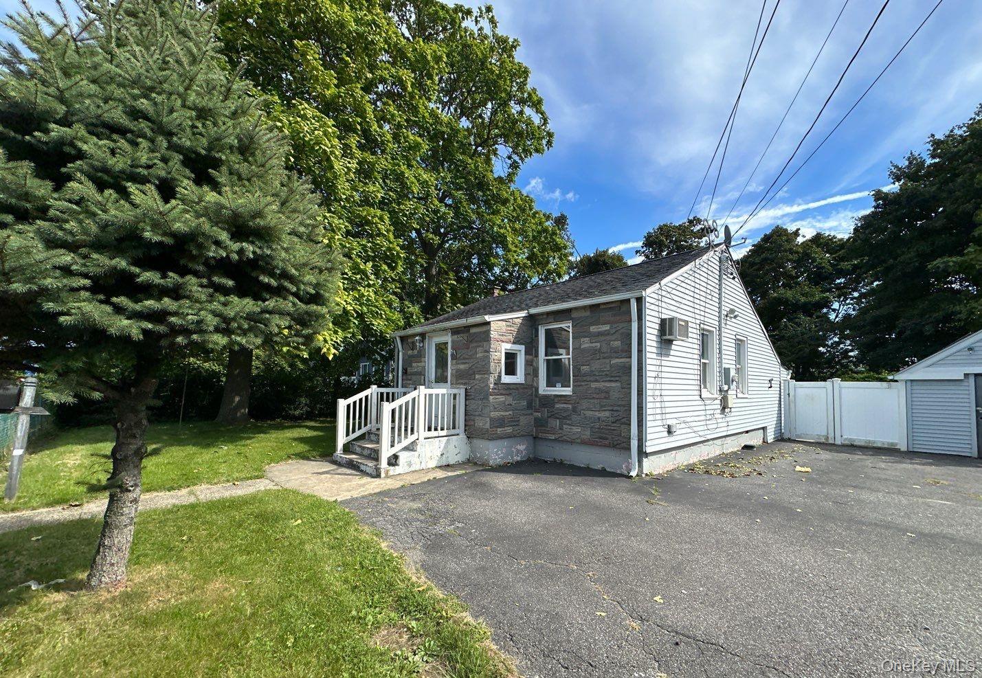 2 bed, 1 bath estate sale at 184 Suffolk Avenue, Brentwood, NY — Suffolk County Long Island listing photo