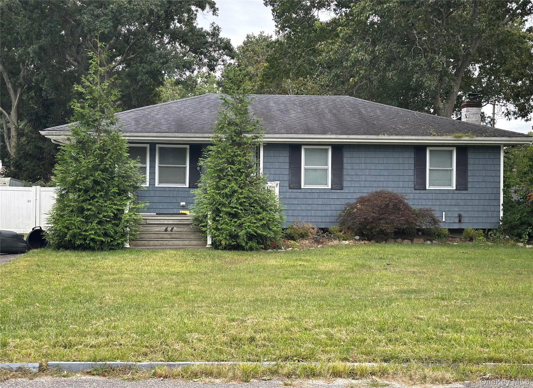 3 bed, 2 bath short sale at 44 Floradora Drive, Mastic, NY — Suffolk County Long Island listing photo