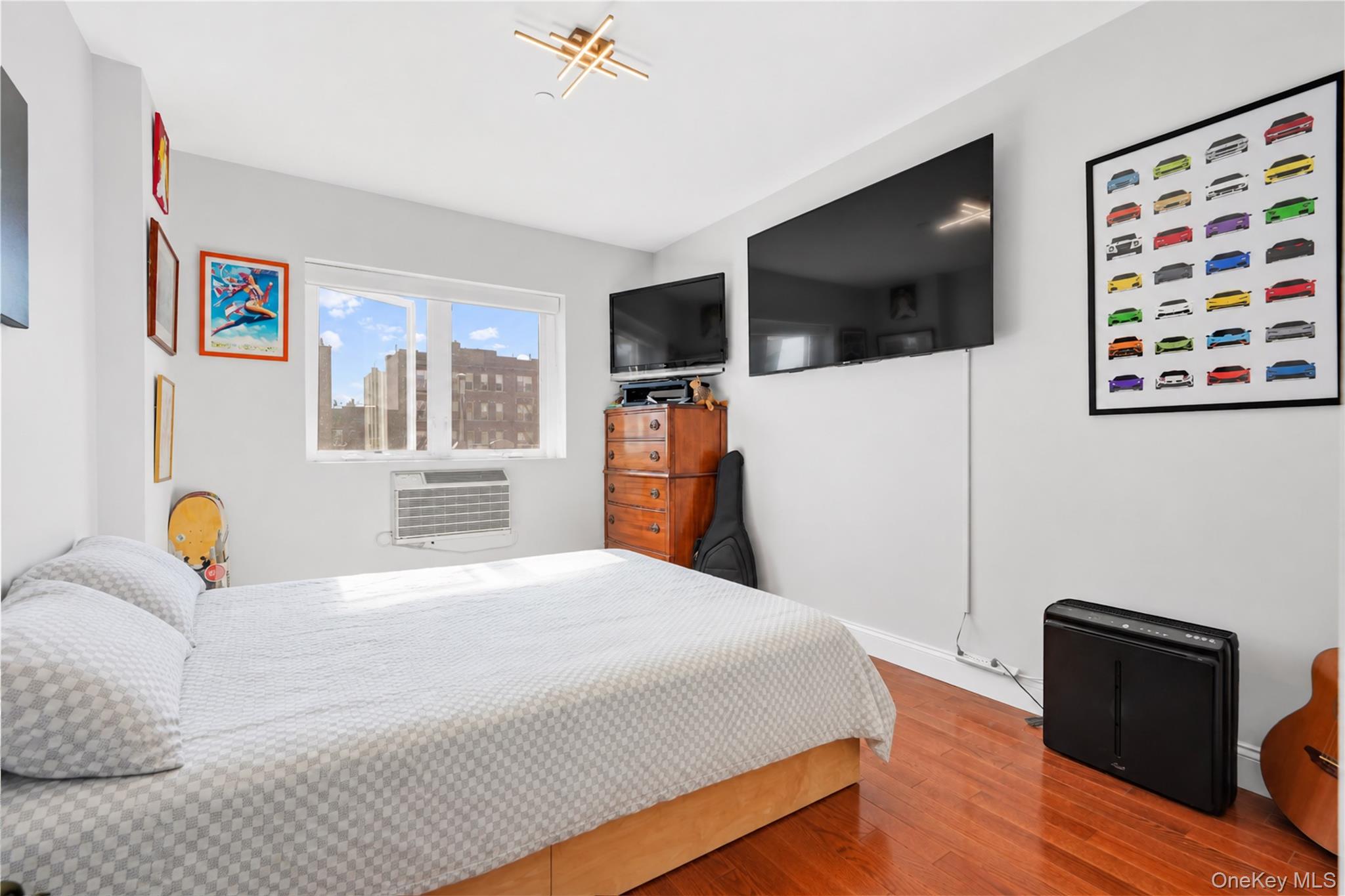 1 bed, 1 bath auction property at 2821 36th Street, Astoria, NY — Queens County Long Island listing photo
