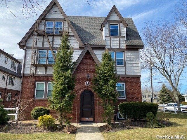 2 bed, 1 bath home for sale at 50 The Crescent, Babylon, NY — Suffolk County Long Island listing photo
