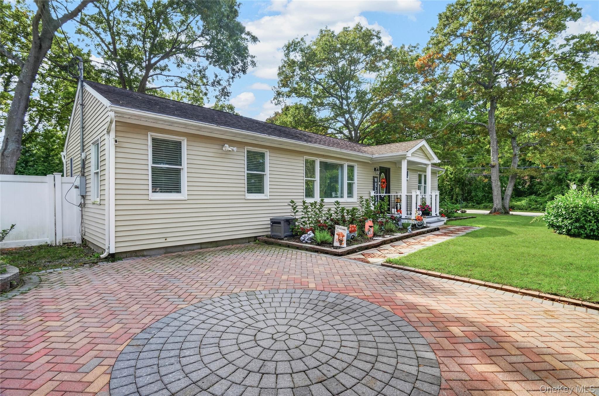 3 bed, 2 bath home for sale at 29 Wabil Road, Miller Place, NY — Suffolk County Long Island listing photo