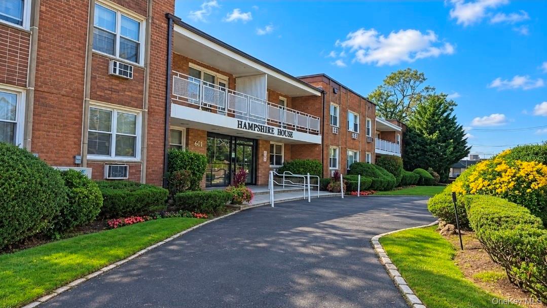 1 bed, 1 bath home for sale at 601 chestnut, Cedarhurst, NY — Nassau County Long Island listing photo