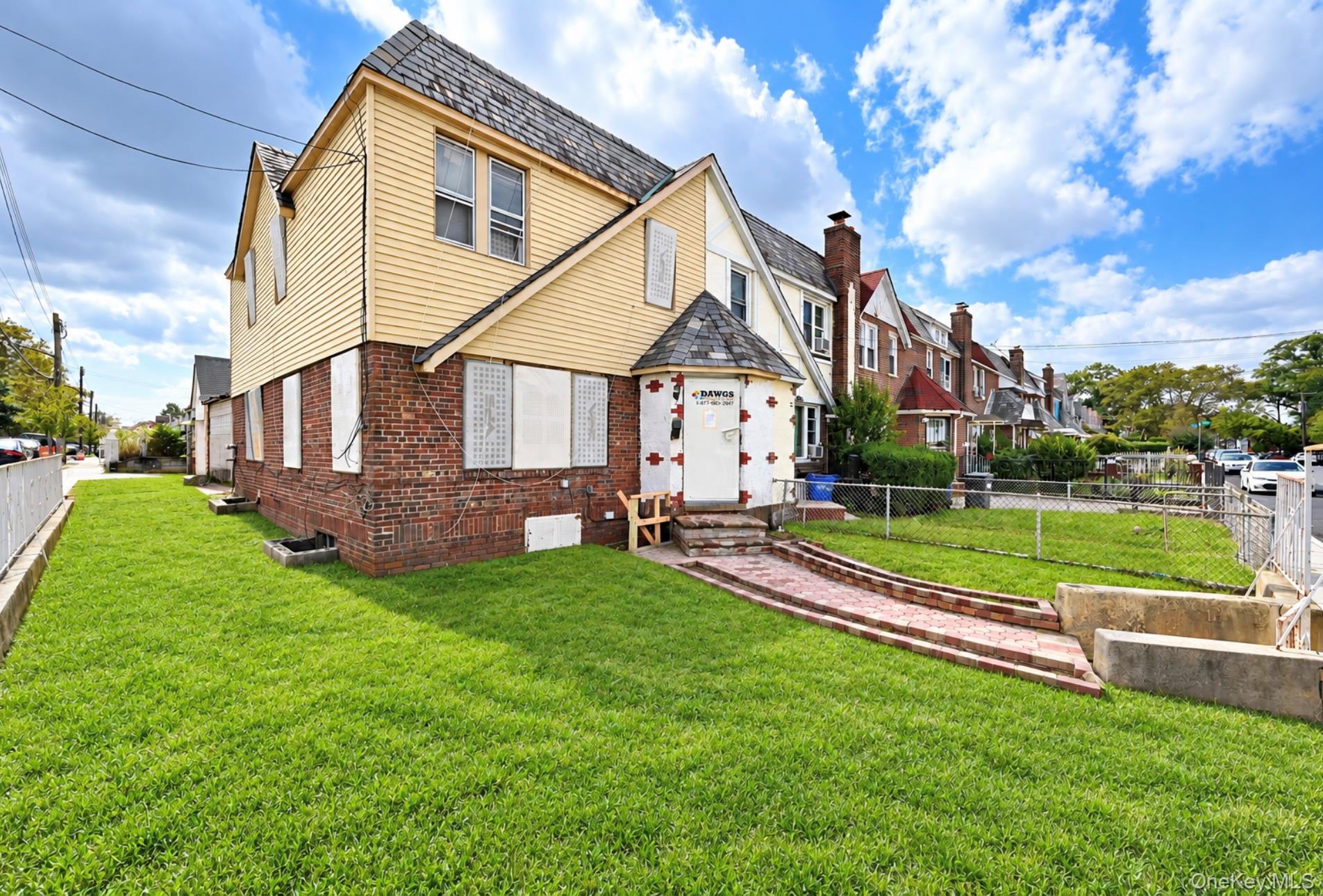 3 bed, 1 bath estate sale at 19920 115th Avenue, Saint Albans, NY — Queens County Long Island listing photo