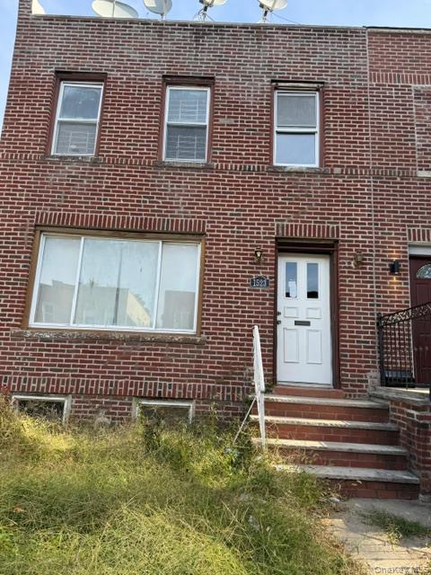 5 bed, 2 bath short sale at 1523 33rd Street, Brooklyn, NY — Kings (Brooklyn) County Long Island listing photo