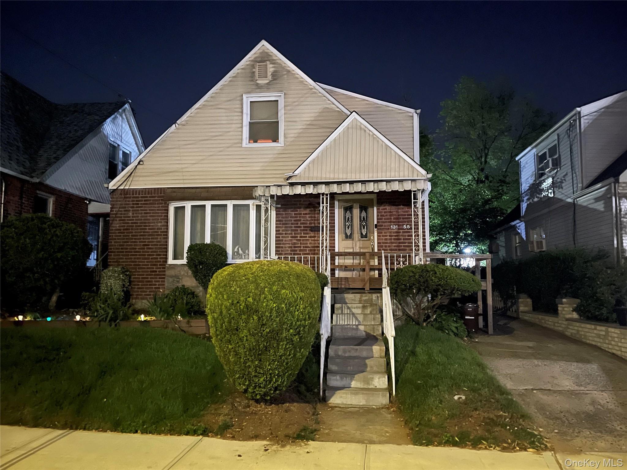 4 bed, 3 bath estate sale at 13155 233rd Street, Rosedale, NY — Queens County Long Island listing photo