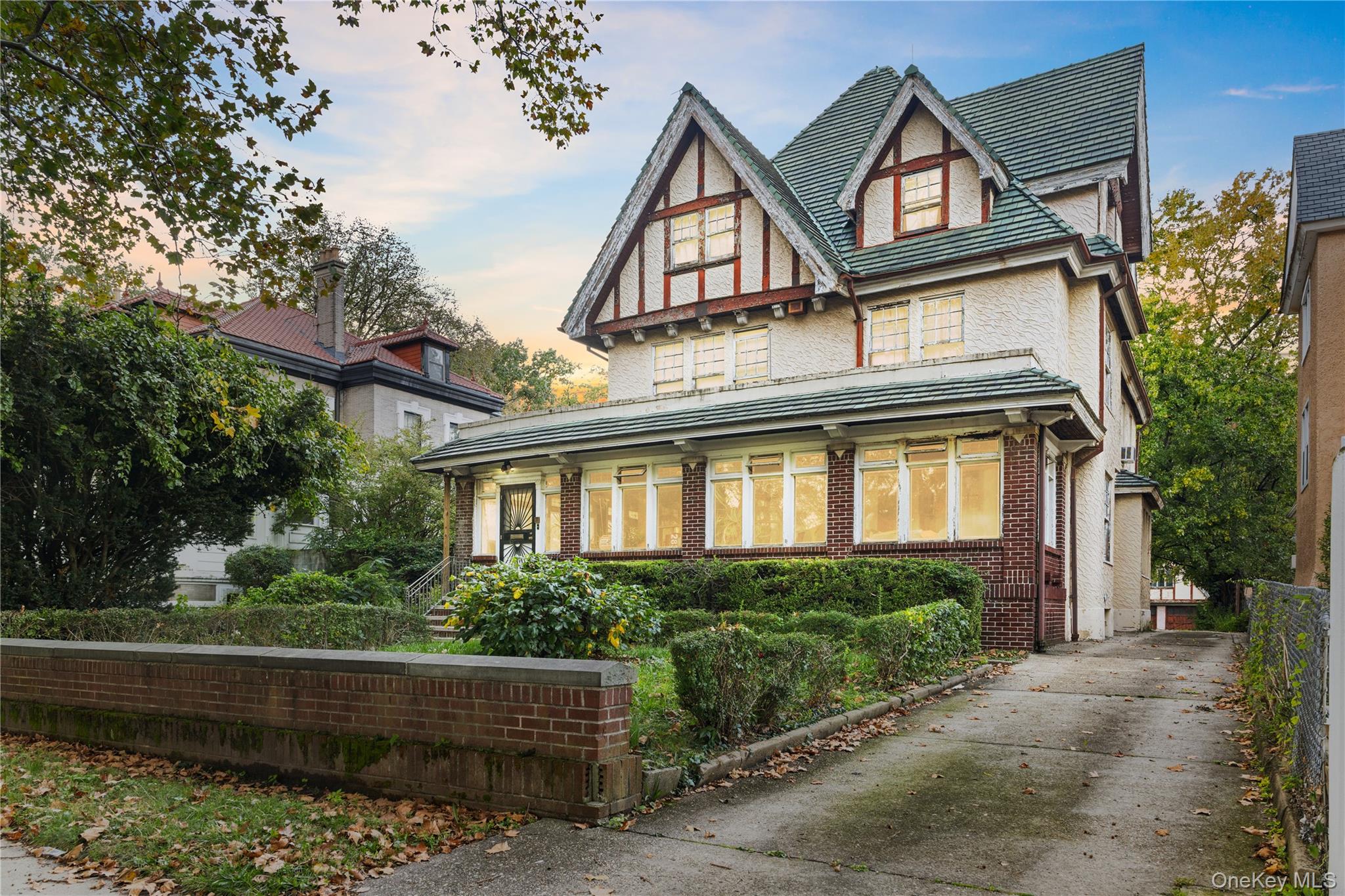 6 bed, 3 bath estate sale at 283 Highland Boulevard, Brooklyn, NY — Kings (Brooklyn) County Long Island listing photo