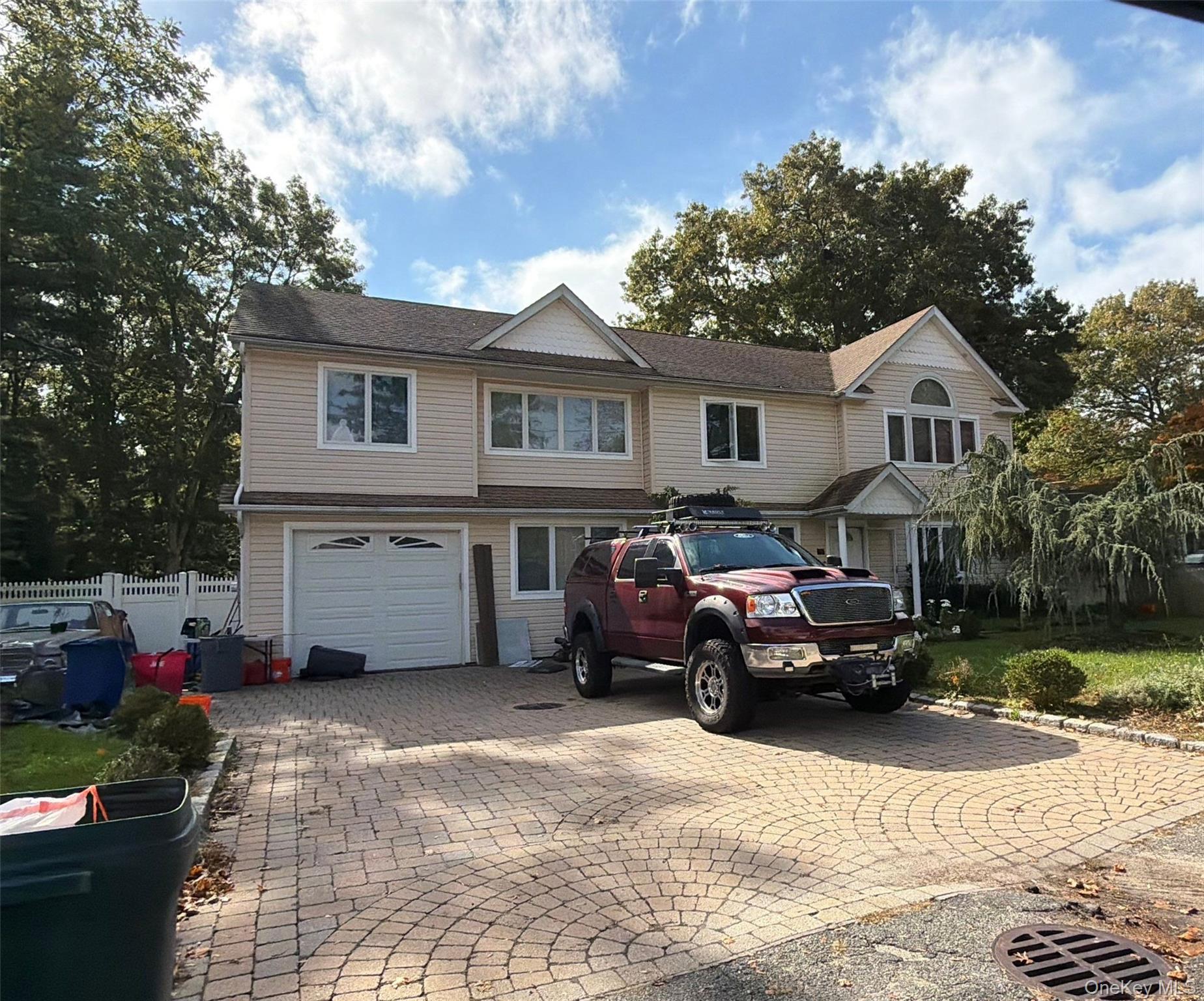 4 bed, 2 bath auction property at 27 Wabil Road, Miller Place, NY — Suffolk County Long Island listing photo
